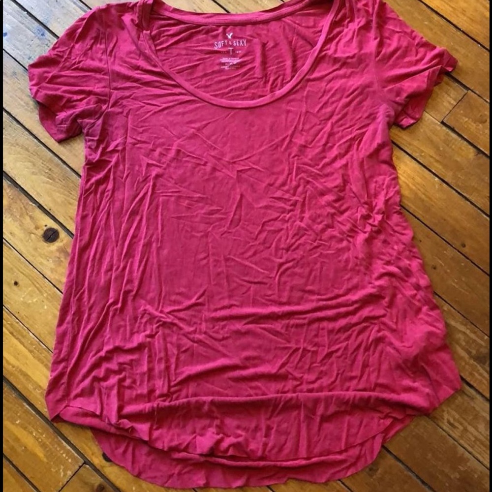 American Eagle: soft & sexy t. Reddish in color. Size M